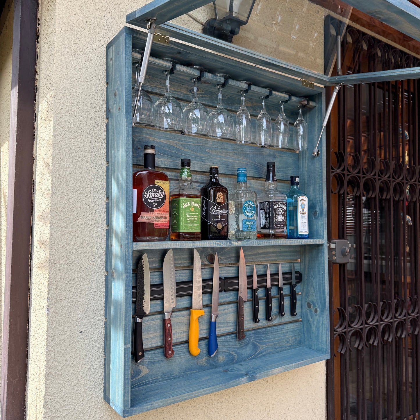 Bar Mural con Ventana
