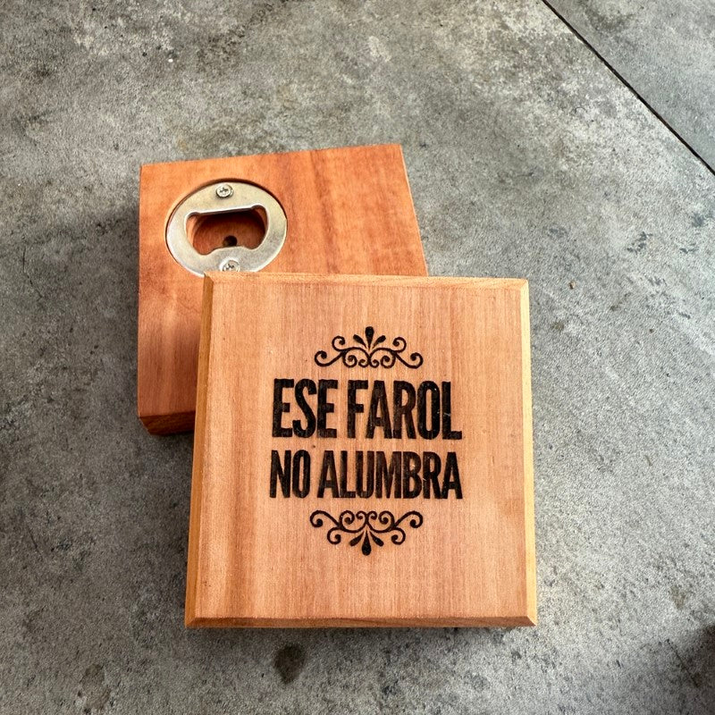 Posavasos de Roble con Destapador con Frases