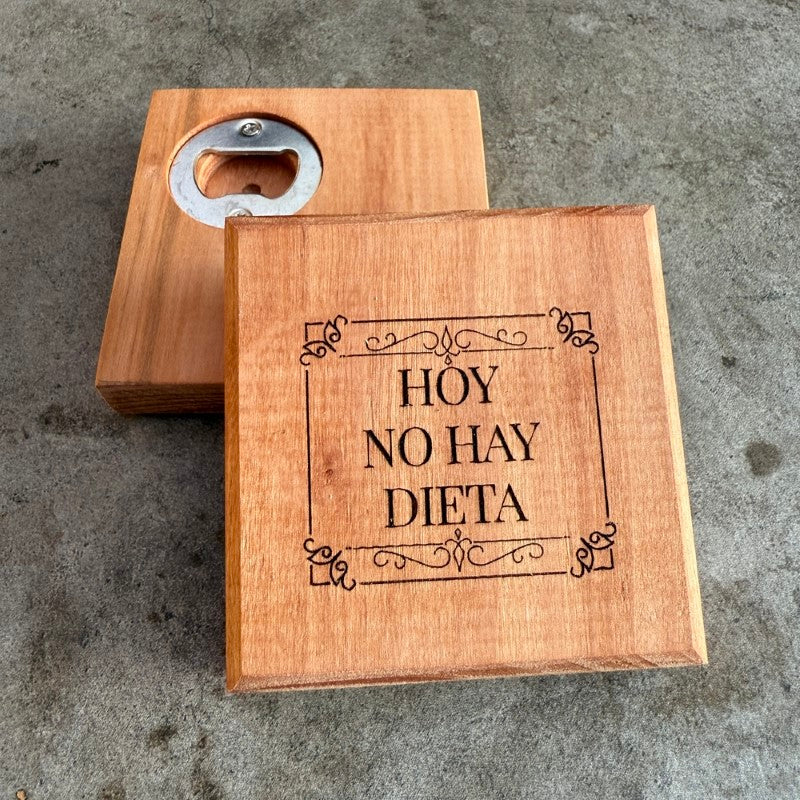 Posavasos de Roble con Destapador con Frases