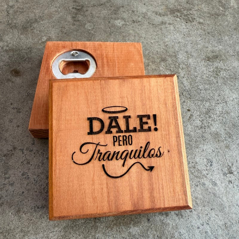 Posavasos de Roble con Destapador con Frases