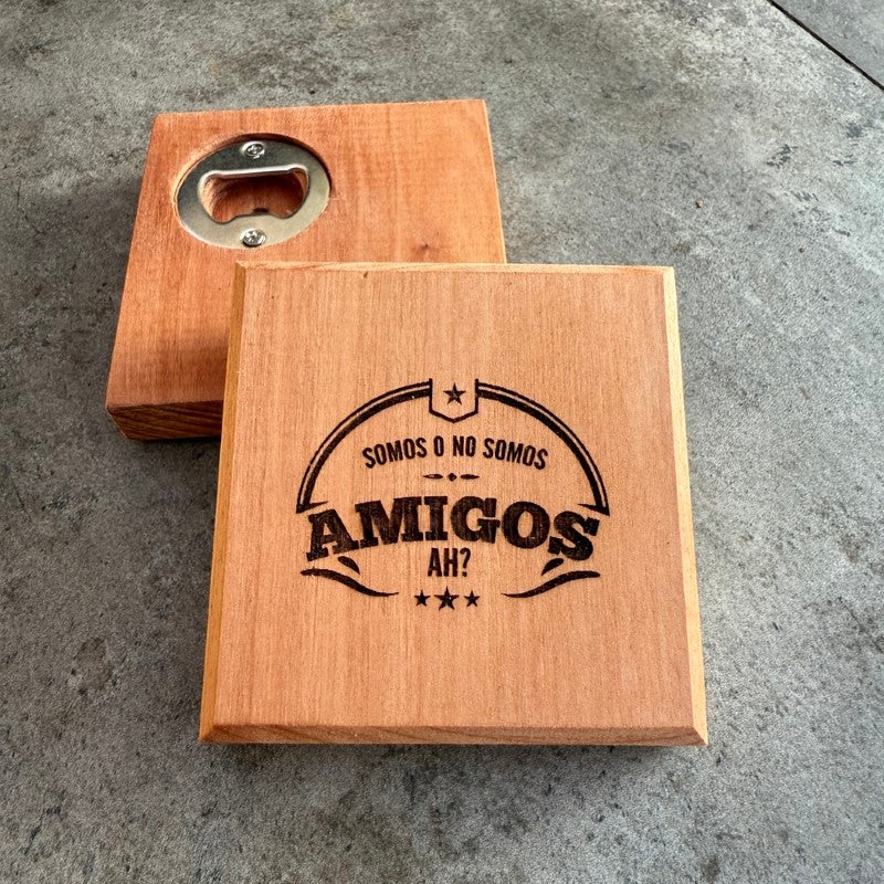 Posavasos de Roble con Destapador con Frases