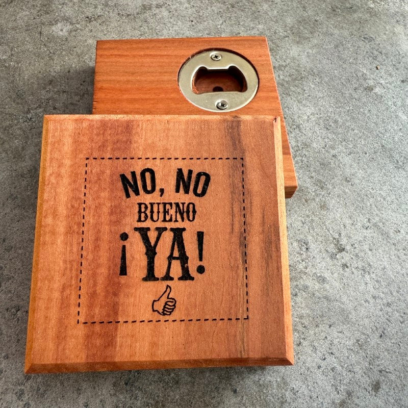 Posavasos de Roble con Destapador con Frases
