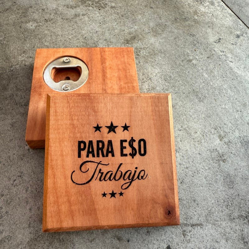 Posavasos de Roble con Destapador con Frases